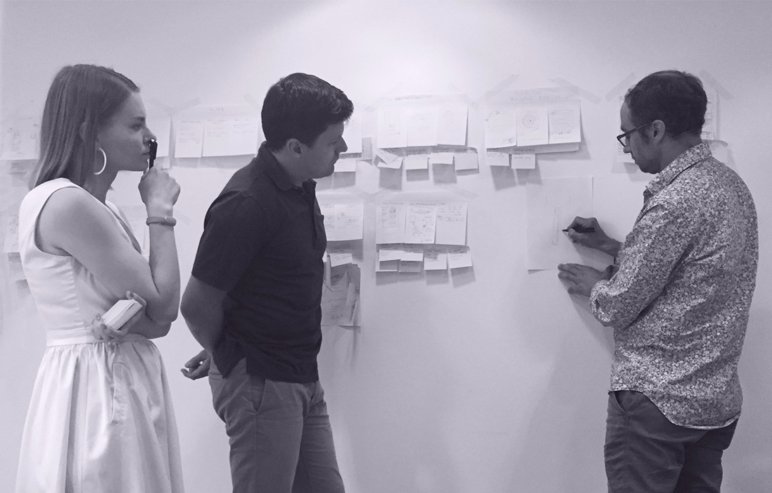 Once Agency. Візуальні матеріали дизайн-спринту для Goodwine, включаючи прототипи мобільного додатку, дослідження користувацького досвіду, ідеї для цифрового самовивозу, етапи спринту та UX-скетчі. Рішення створені за методологією Design Sprint від Google Ventures, спрямовані на покращення digital-досвіду клієнтів, тестування гіпотез і швидку перевірку бізнес-ідей у рітейлі.