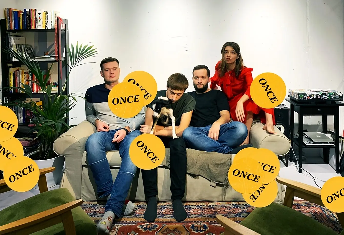 Команда Once Agency, офісні моменти та візуальні матеріали з запуску агенції у 2018 році — брендинг, дизайн, UI/UX, робоча атмосфера.
Team portraits, office moments, and design visuals from Once Agency’s early days in 2018 — branding, UI/UX concepts, and creative work culture.